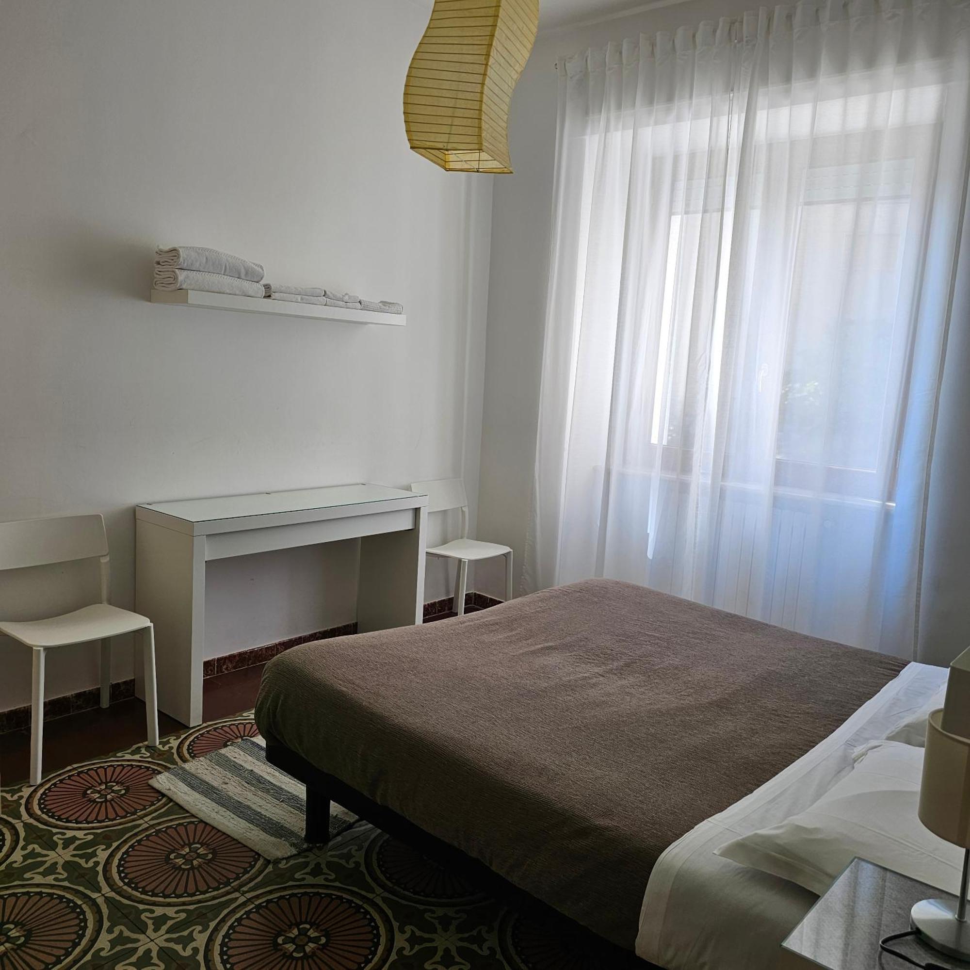 Essential Room & Parking In Centro Citta Con Parcheggio Privato E Wifi Potenza Exteriör bild